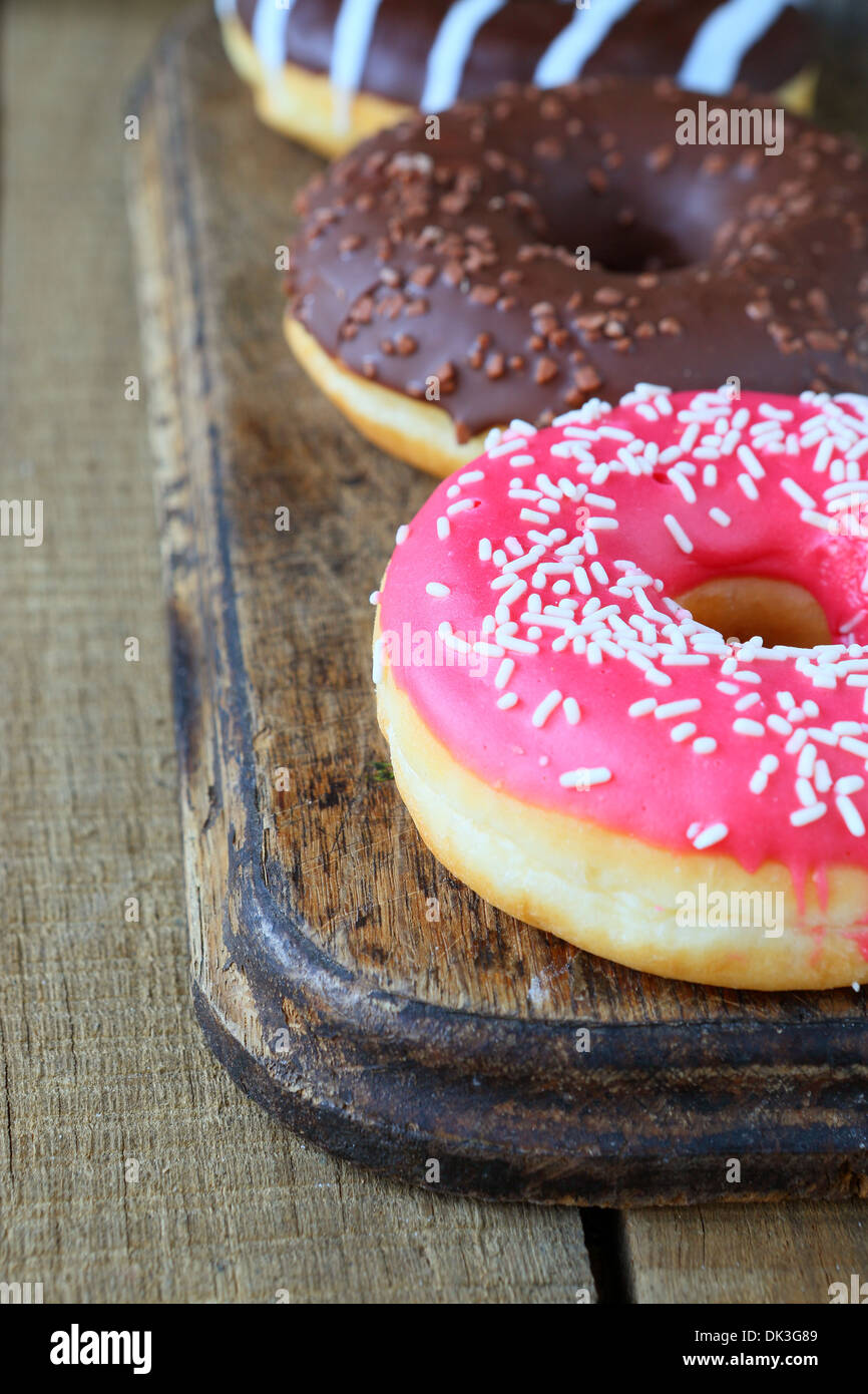 Donuts mit Zuckerguss, Essen Stockfoto
