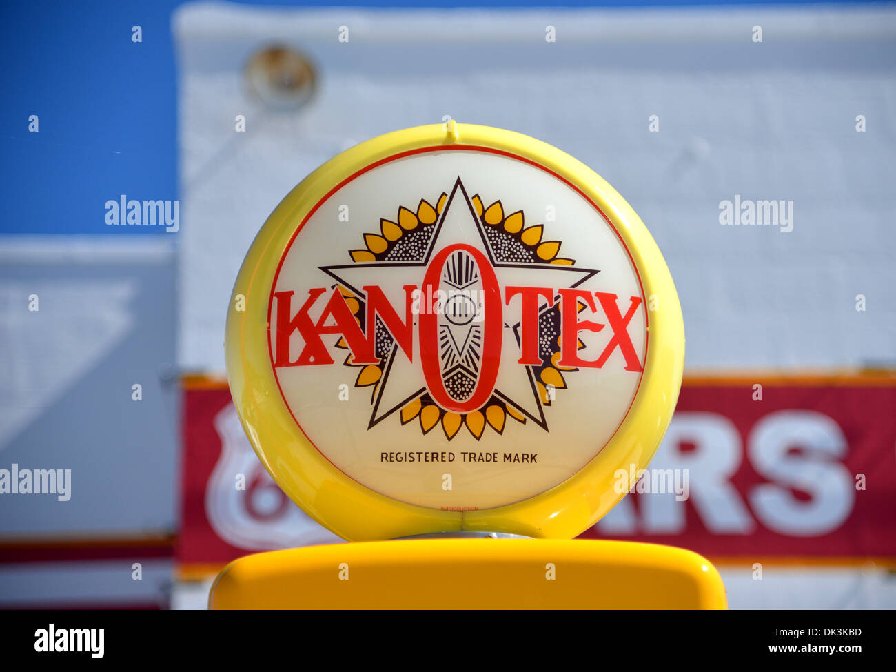 Glas Gas Pumpe Top Kanotex Tankstelle in Galena, Kansas, auf der Route 66 - Heimat der echten Tow Mater aus Disneys Cars Stockfoto