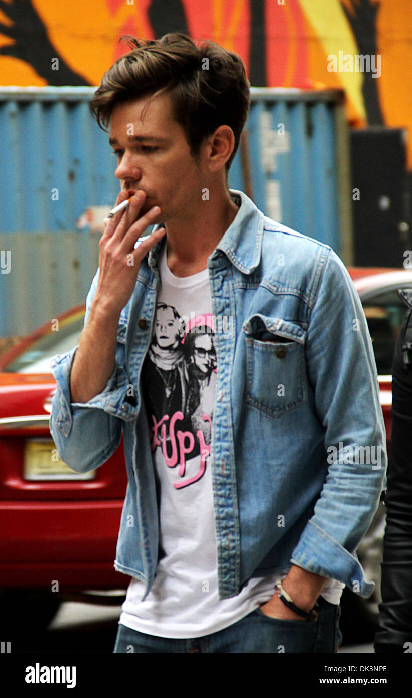 Lead Sanger Der Band Kommen Spass Nate Ruess Beruhmtheiten An Ed Sullivan Theater Fur The Late Show With David Letterman New York Stockfotografie Alamy