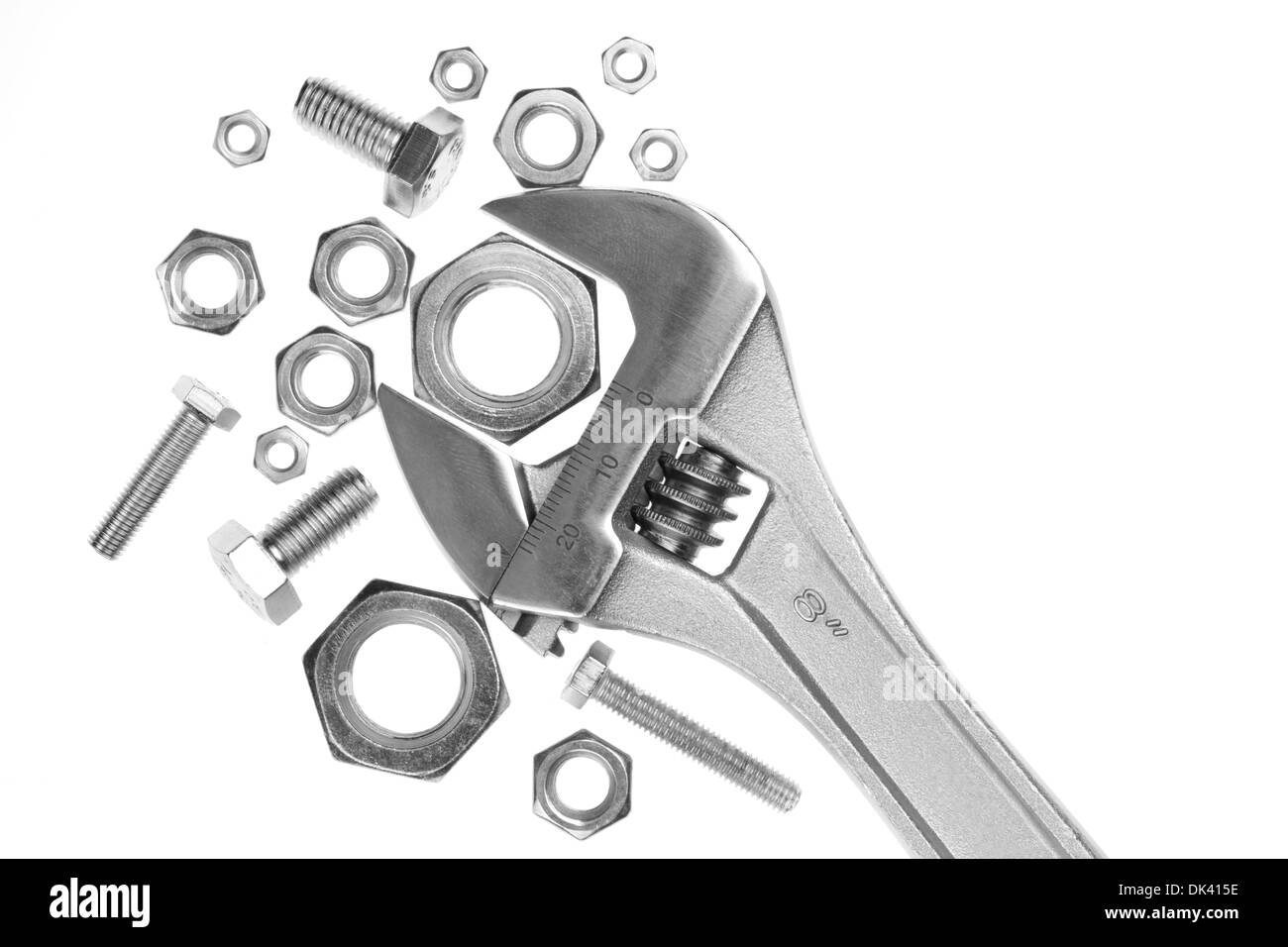 Verstellbarer Schraubenschlüssel, Muttern, Schrauben, isoliert. Stockfoto
