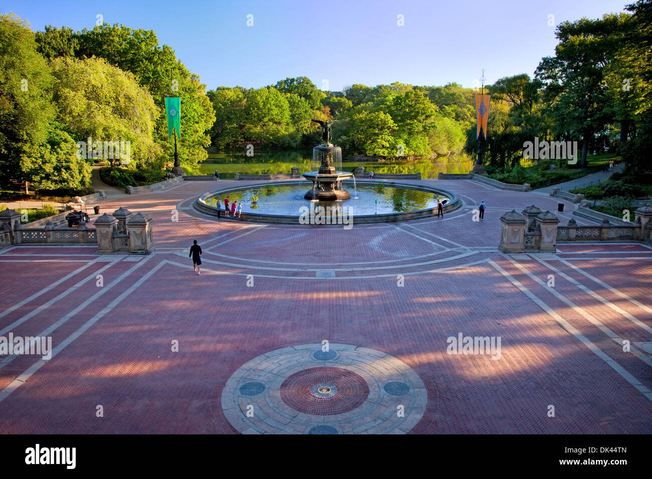 Am frühen Morgen am "Engel der Wasser" Brunnen am Bethesda Terrasse im Central Park in Manhattan New York City USA Stockfoto
