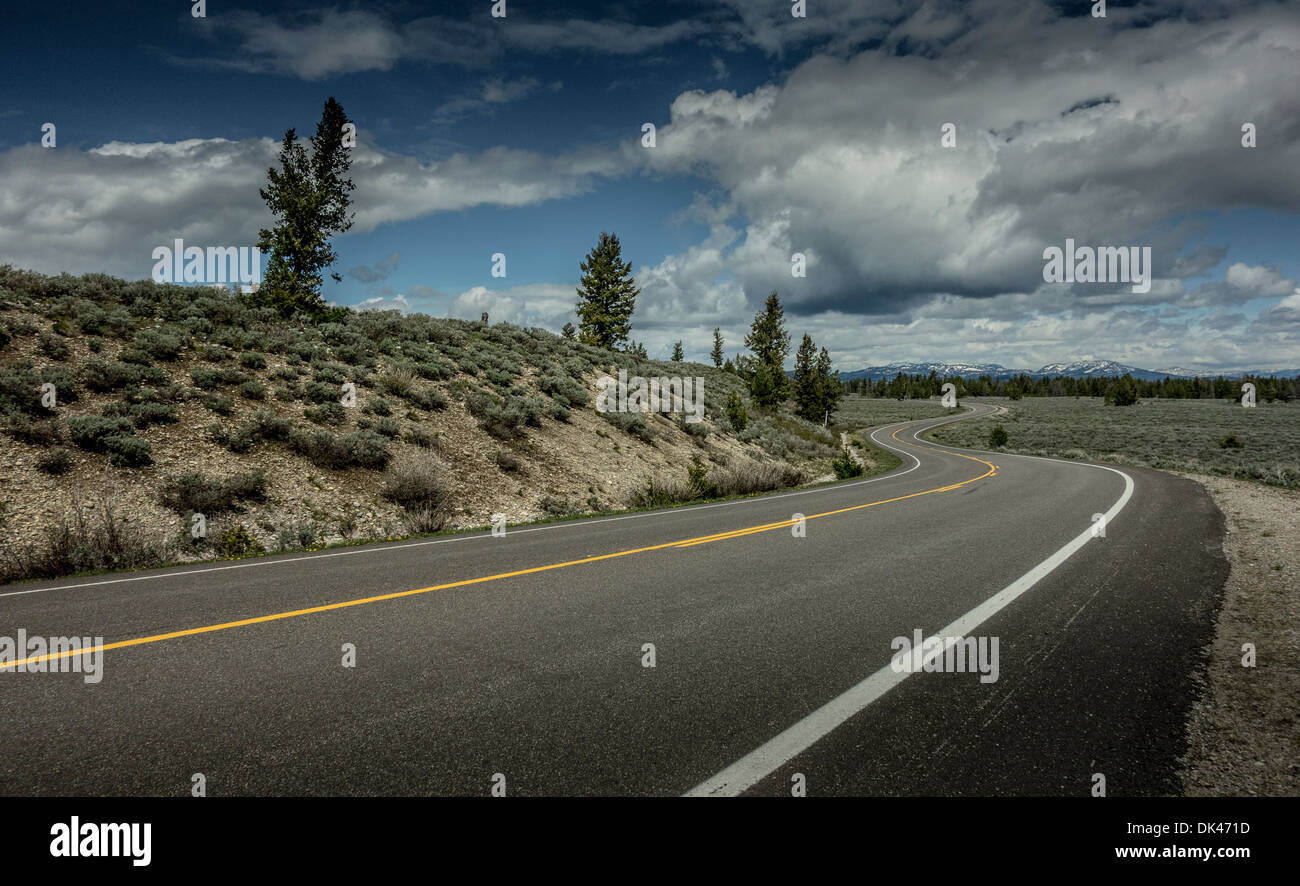 Kurvenreiche Straße in Grand Teton Nationalpark, Wyoming, USA Stockfoto
