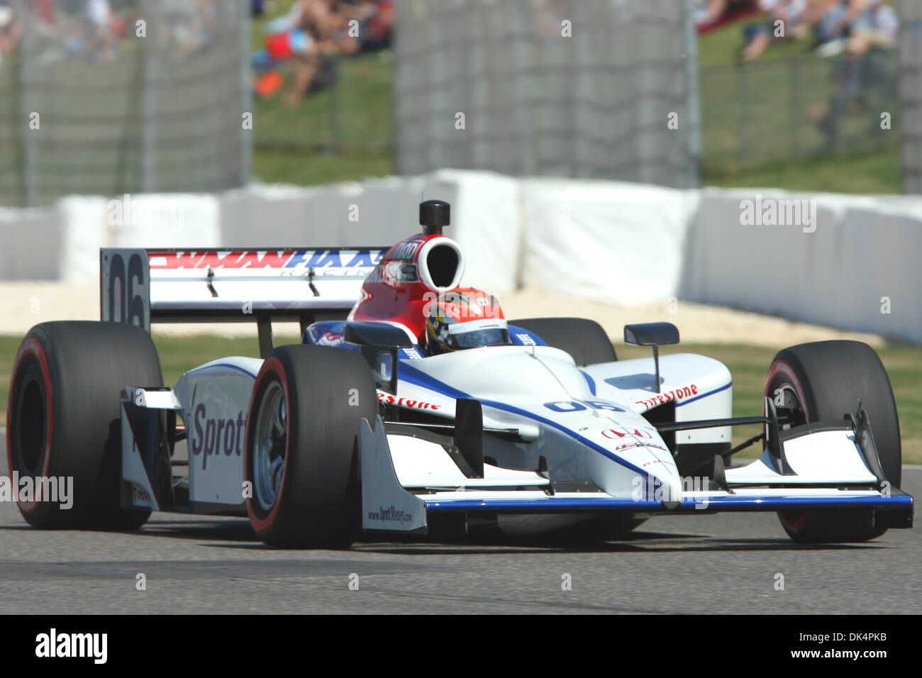10. April 2011 - konkurriert Leeds, Alabama, USA - James Hinchcliffe #06 Newman/Haas Racing bei der Honda Indy Grand Prix of Alabama. (Kredit-Bild: © Everett Davis/Southcreek Global/ZUMAPRESS.com) Stockfoto