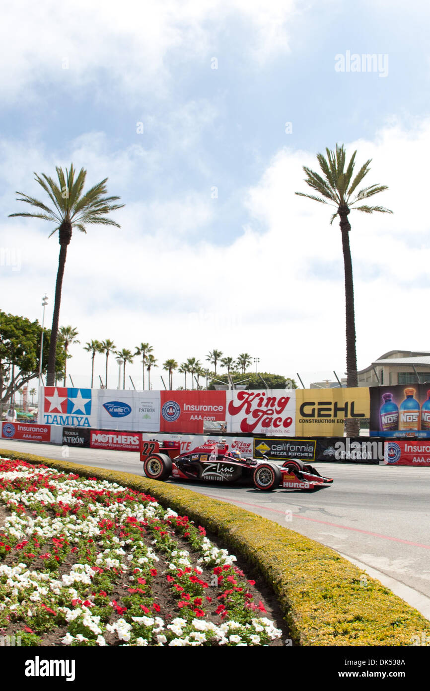 17. April 2011 - Long Beach, Kalifornien, USA - Justin Wilson Fahrer der #22 Z-Line Designs / Dreyer & Reinbold Racing Dallara Honda Rennen während der IndyCar-Serie 37. jährliche Toyota Grand Prix of Long Beach. (Kredit-Bild: © Brandon Parry/Southcreek Global/ZUMAPRESS.com) Stockfoto