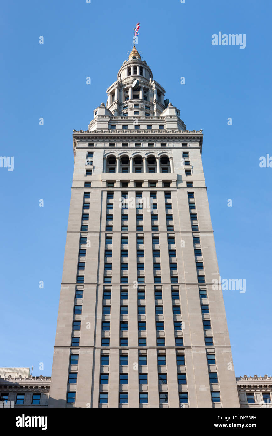 Der Terminal Tower nachschlagen aus Public Square in Cleveland, Ohio. Stockfoto