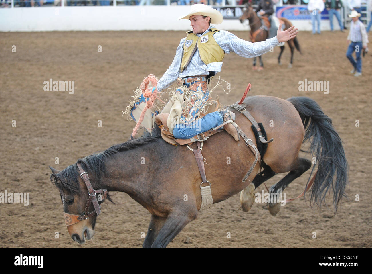 22. April 2011 - Clovis, Kalifornien, USA - Jeff Rianda von Tres Pinos, fährt CA Slum Lord Clovis Rodeo. (Kredit-Bild: © Matt Cohen/Southcreek Global/ZUMAPRESS.com) Stockfoto