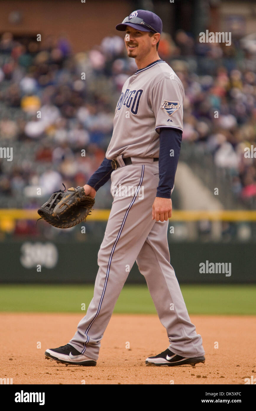 15. Mai 2011 - Denver, Colorado, USA - MLB Baseball - San Diego Padres erster Basisspieler BRAD HAWPE während einer 8: 2-Sieg über den Colorado Rockies im Coors Field. (Kredit-Bild: © Don Senia Murray/ZUMAPRESS.com) Stockfoto