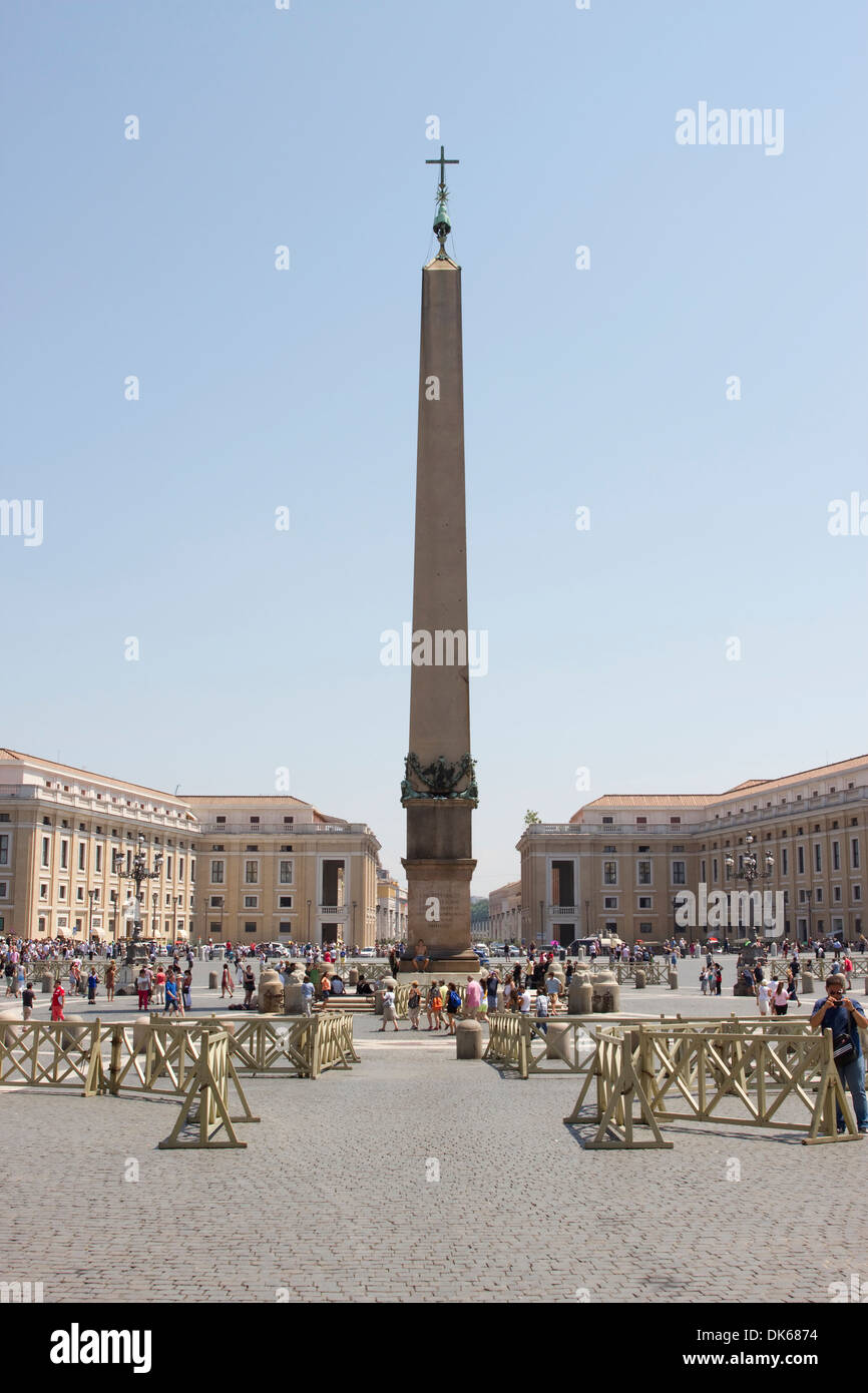 Obelisk auf dem Petersplatz, Vatikan-Stadt. Stockfoto
