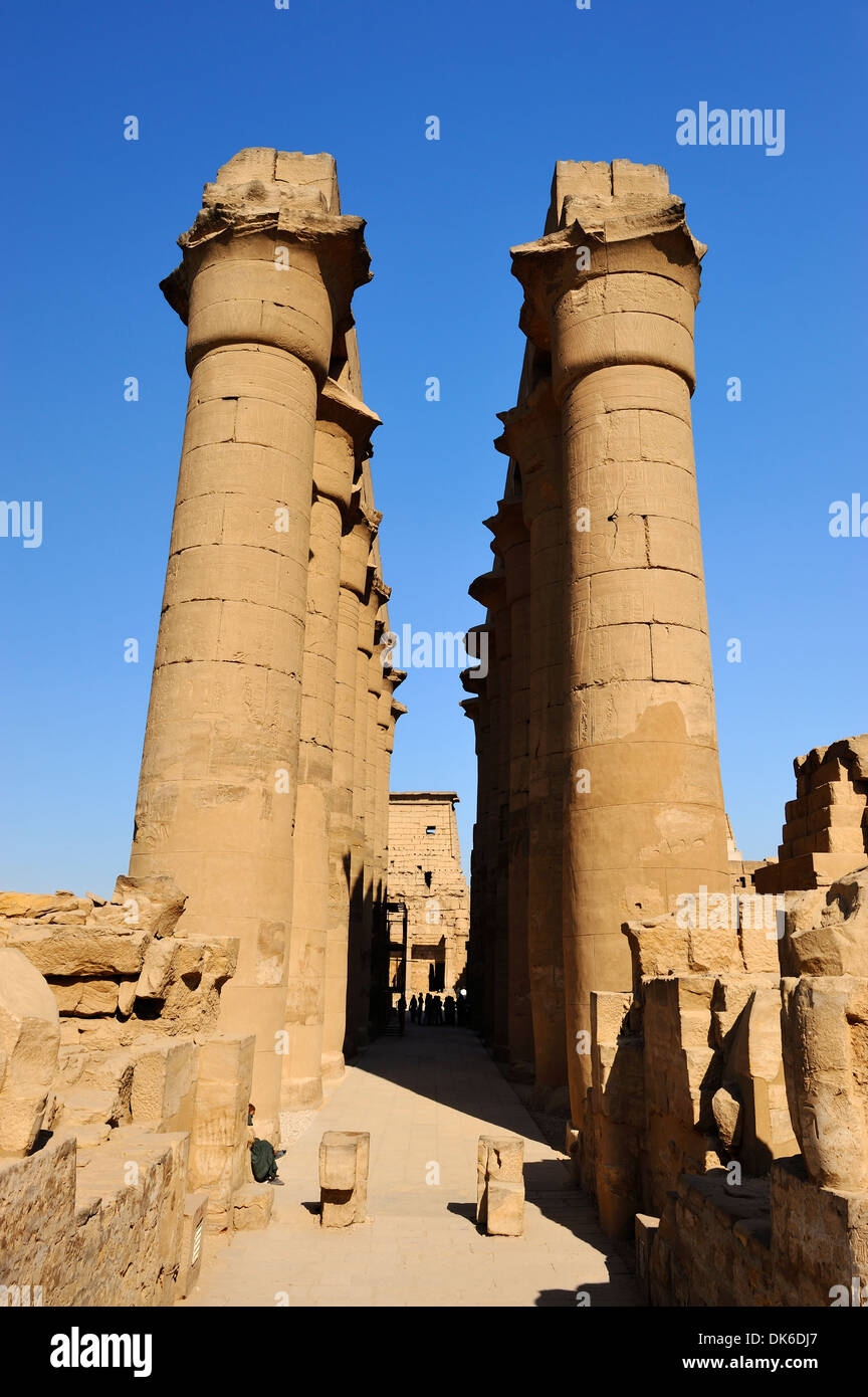 Kolonnade von Amenophis III - Luxor-Tempel, Ägypten Stockfoto