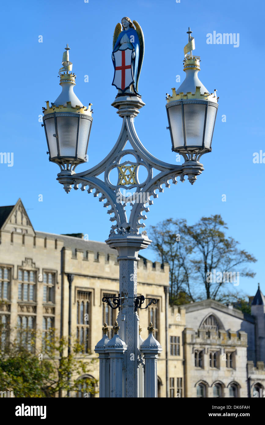 Lamp post auf Lendal Bridge, York, Yorkshire, England, Vereinigtes Königreich, Europa Stockfoto