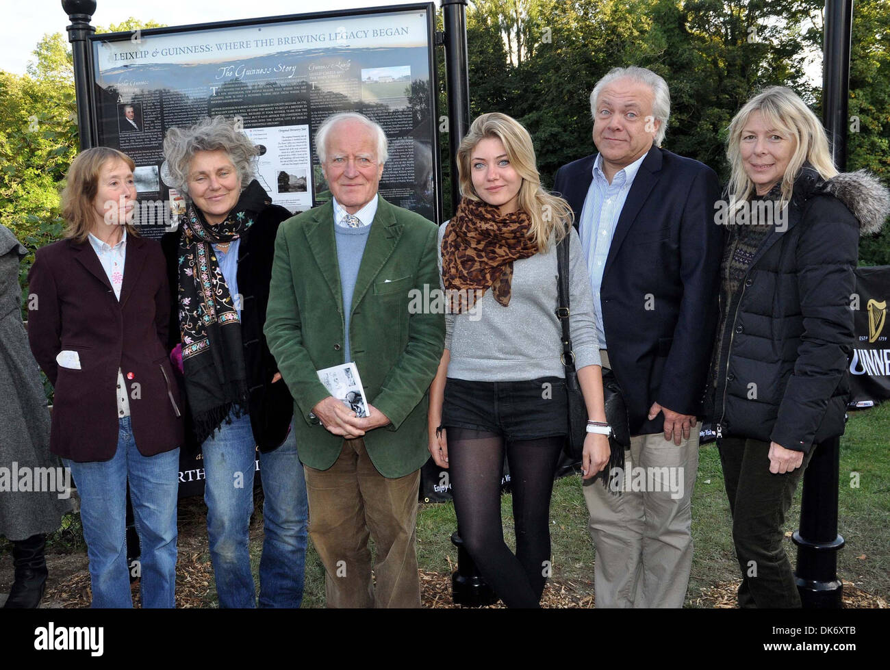 Penny Cuthbertson Marina Guinness Hon.Desmond Guinness Celeste Guinness Patrick Guinness und Louise Guinness Guinness-Familie Stockfoto