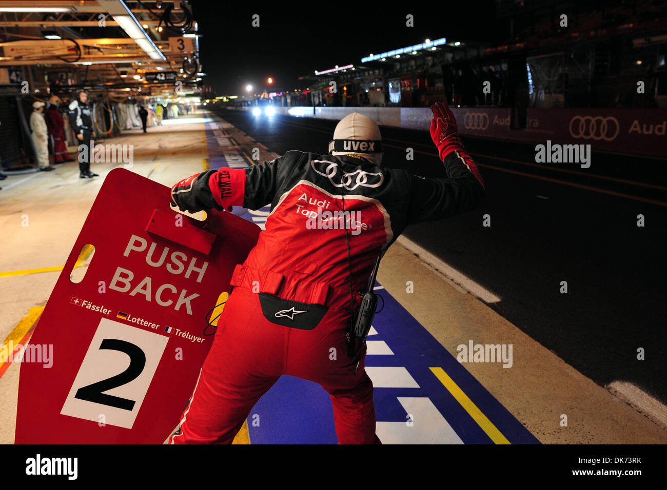 12. Juni 2011 - Le Mans, Frankreich - #2 Audi Sport Team Joest Audi R18 TDI in den 24 Stunden von Le Mans auto Rennen. (Kredit-Bild: © Rainer Erhardt/ZUMAPRESS.com) Stockfoto