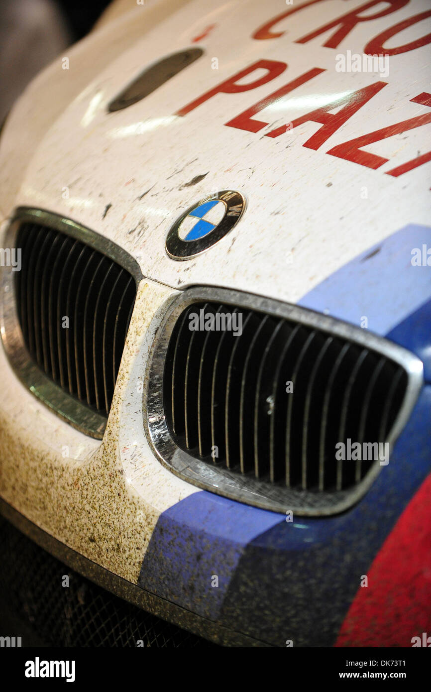 12. Juni 2011 - Le Mans, Frankreich - #56 BMW Motorsport BMW M3 GT mit Bugs auf Motorhaube während der 24 Stunden von Le Mans auto Rennen. (Kredit-Bild: © Rainer Erhardt/ZUMAPRESS.com) Stockfoto