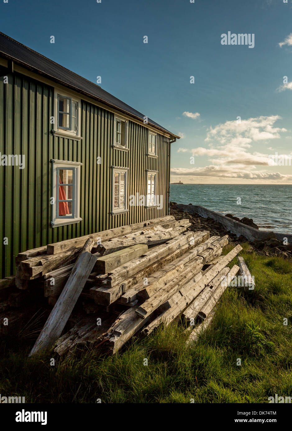Holzplanken von Seite der Sommerhaus auf der Insel Flatey, Breidafjördur, Island Stockfoto