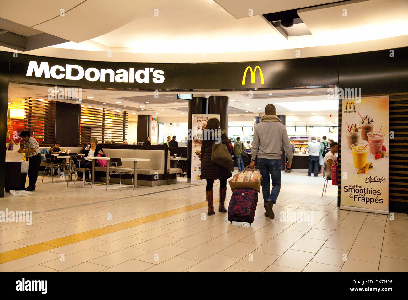 McDonalds Restaurant am South terminal Gatwick Flughafen, UK Stockfoto
