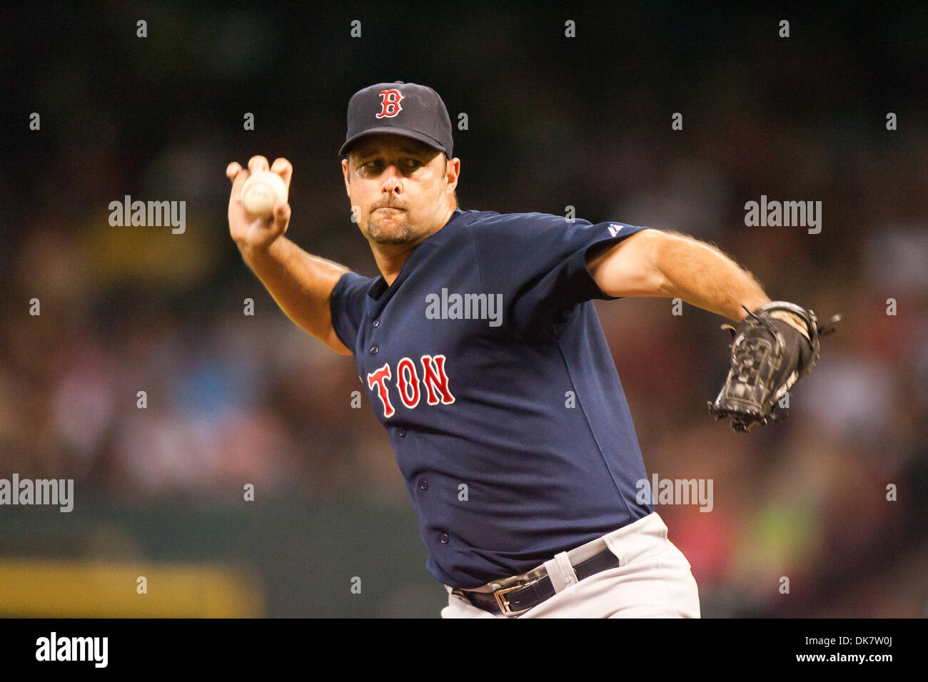 1. Juli 2011 - Houston, Texas, USA - Boston Rot Sox Pitcher Tim Wakefield (49) auf dem Hügel. Boston Red Sox schlagen die Houston Astros 7 - 5 im Minute Maid Park in Houston Texas. (Kredit-Bild: © Juan DeLeon/Southcreek Global/ZUMAPRESS.com) Stockfoto