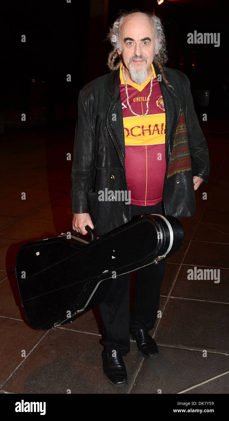 Steve Cooney prominente außerhalb der RTE-Studios für "The Late Late Show" Dublin, Irland - 28.09.12 Stockfoto