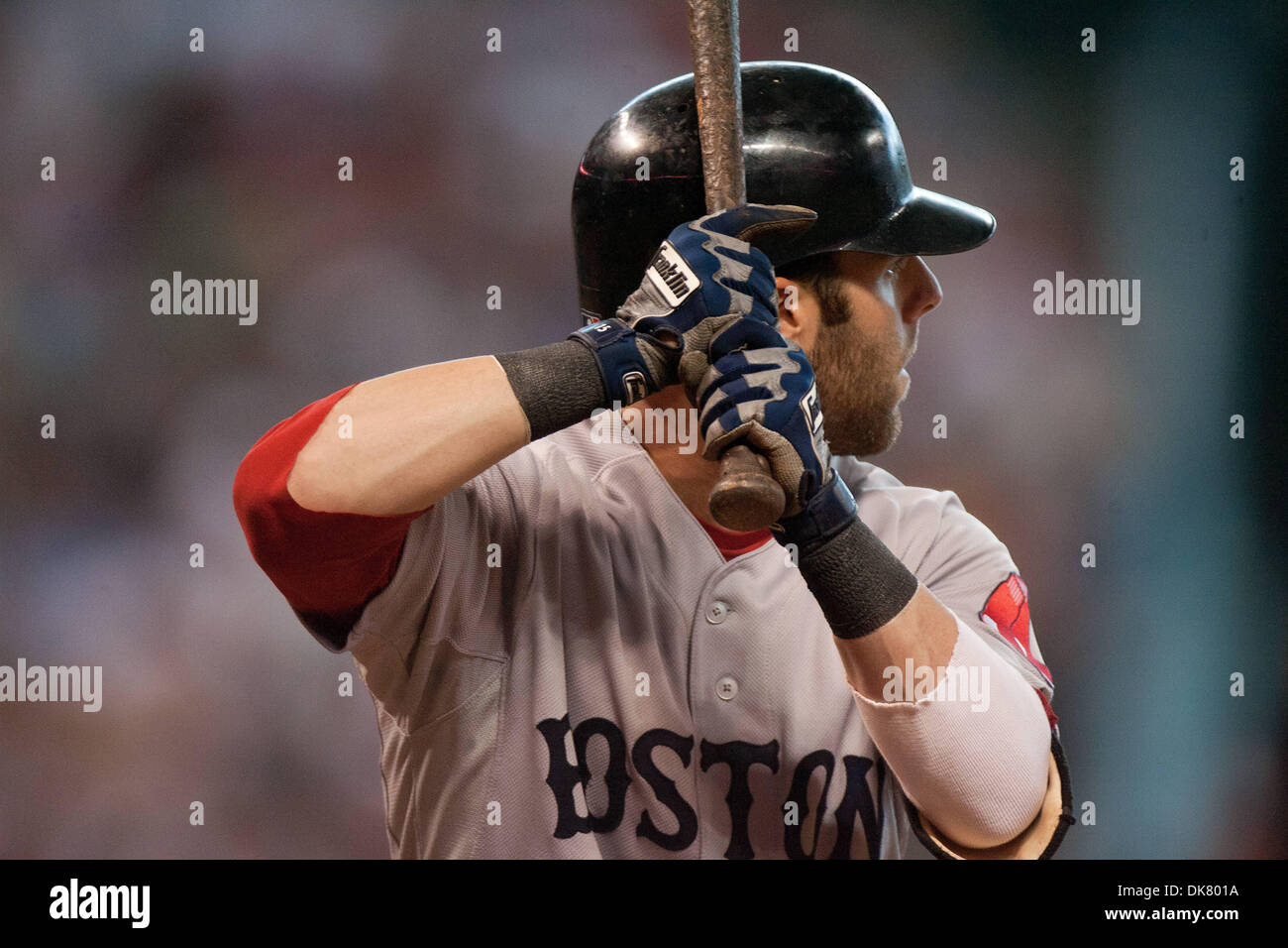 3. Juli 2011 - Houston, Texas, USA - Boston Rot Sox Infielders Dustin Pedroia (15) at bat gegen die Astros. Boston Red Sox fegte die Houston Astros 2-1 im Minute Maid Park in Houston Texas. (Kredit-Bild: © Juan DeLeon/Southcreek Global/ZUMAPRESS.com) Stockfoto