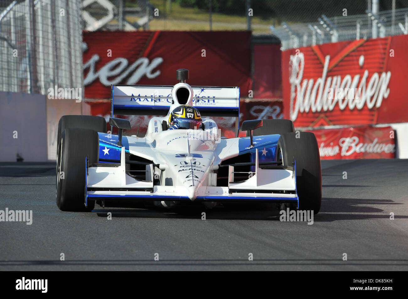 9. Juli 2011 - Toronto, Ontario, Kanada - Paul Tracy Ausgänge 4 Umdrehung an der Honda Indy Toronto (Credit-Bild: © Steve Dachgaube/Southcreek Global/ZUMAPRESS.com) Stockfoto