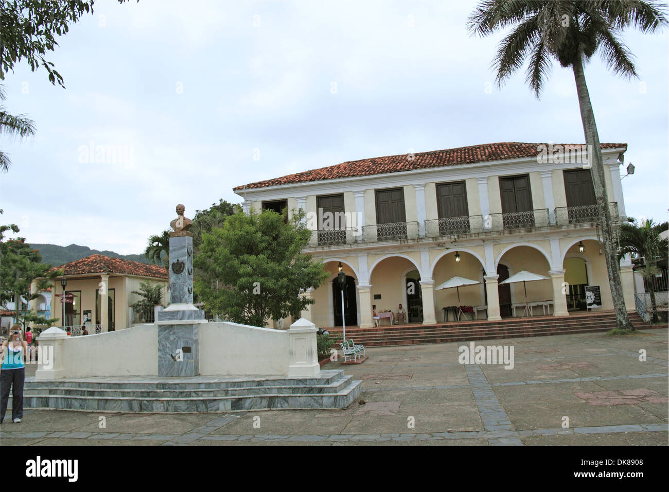 Casa De La Cultura, Colonia Española, Parque Martí, Viñales, Pinar del Rio Province, Kuba, Karibik, Mittelamerika Stockfoto