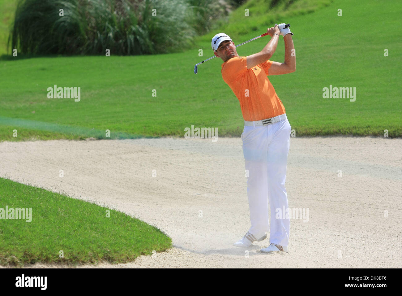 16. Juli 2011 trifft - Madison, Mississippi, Vereinigte Staaten von Amerika - Willen Strickler aus einem Fairwaybunker während der Viking Classic im Annandale Golf Club. (Kredit-Bild: © Hays Collins/Southcreek Global/ZUMAPRESS.com) Stockfoto