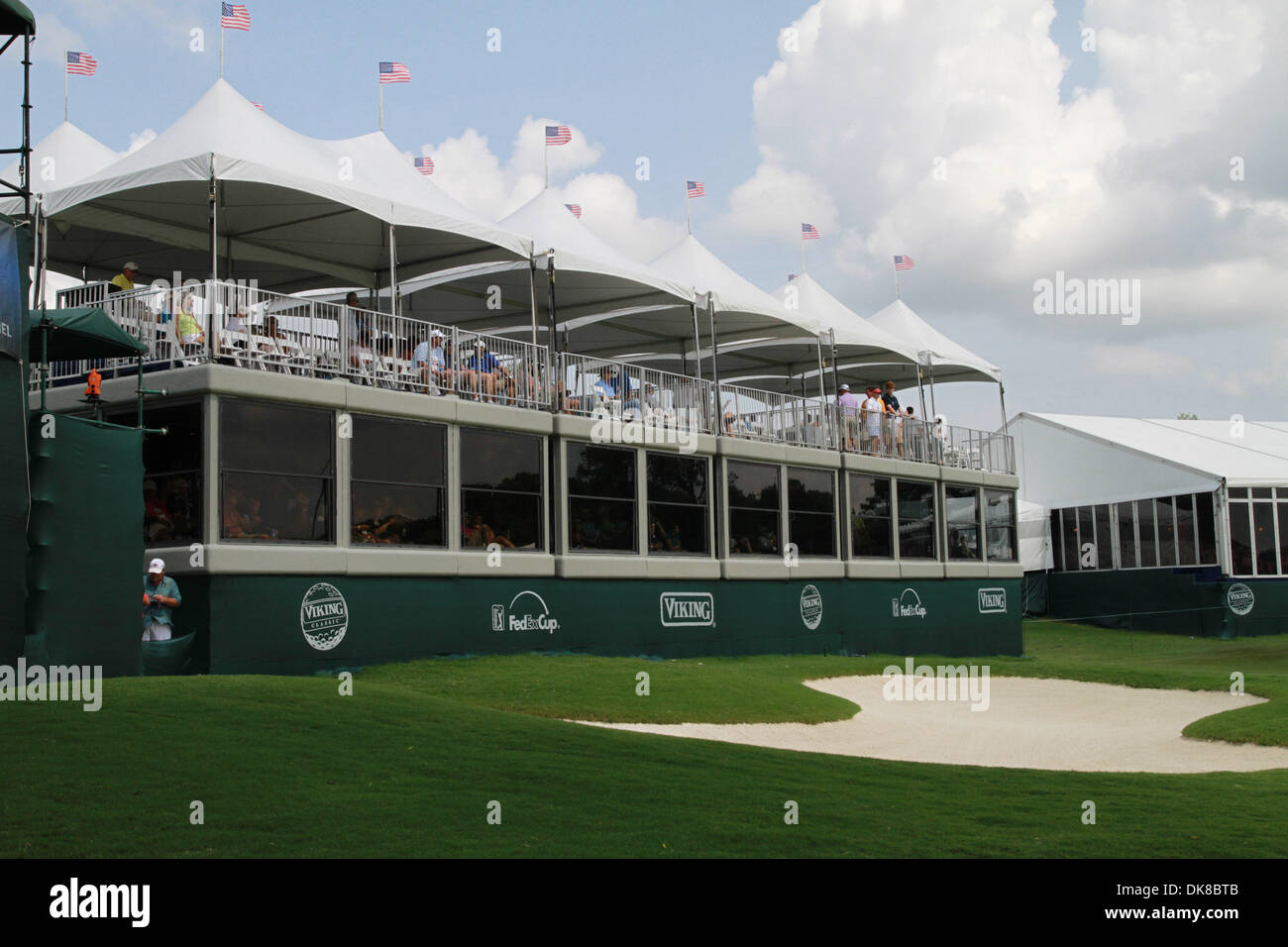 16. Juli 2011 - Madison, Mississippi, Vereinigte Staaten von Amerika - Tribünen hinter dem 18. Grün der Viking Classic im Annandale Golf Club. (Kredit-Bild: © Hays Collins/Southcreek Global/ZUMAPRESS.com) Stockfoto