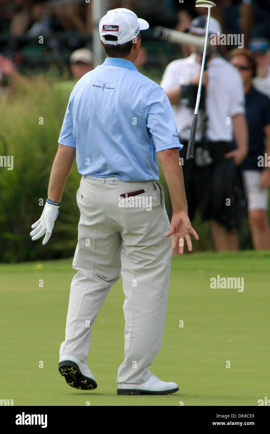 17. Juli 2011 - Madison, Mississippi, Vereinigte Staaten von Amerika - Hunter Haas feiert einen langen Putt auf dem 18. Loch während der Viking Classic im Annandale Golf Club. (Kredit-Bild: © Hays Collins/Southcreek Global/ZUMAPRESS.com) Stockfoto