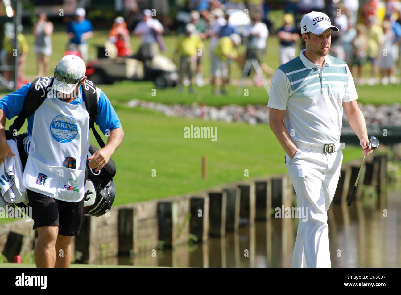 17. Juli 2011 geht - Madison, Mississippi, Vereinigte Staaten von Amerika - Chris Kirk auf den 18. Abschlag um seinen Sieg bei der Viking Classic im Annandale Golfclub zu versiegeln. (Kredit-Bild: © Hays Collins/Southcreek Global/ZUMAPRESS.com) Stockfoto