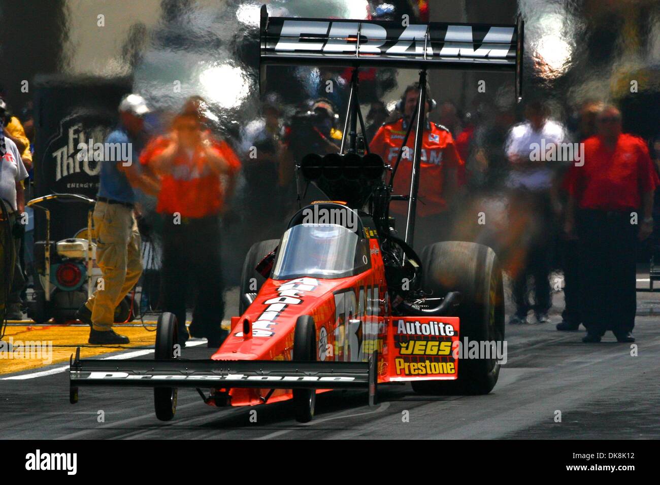 24. Juli 2011 - Morrison, Colorado, USA - Spencer Massey Treiber für FRAM/PRESTONE DSR TF TEAM während der zweiten Runde Ausscheidungen bei den 32. jährlichen Mopar kilometerhohen NHRA Nationals auf Bandimere Speedway in Morrison, CO. (Credit-Bild: © Jesaja Downing/Southcreek Global/ZUMApress.com) Stockfoto