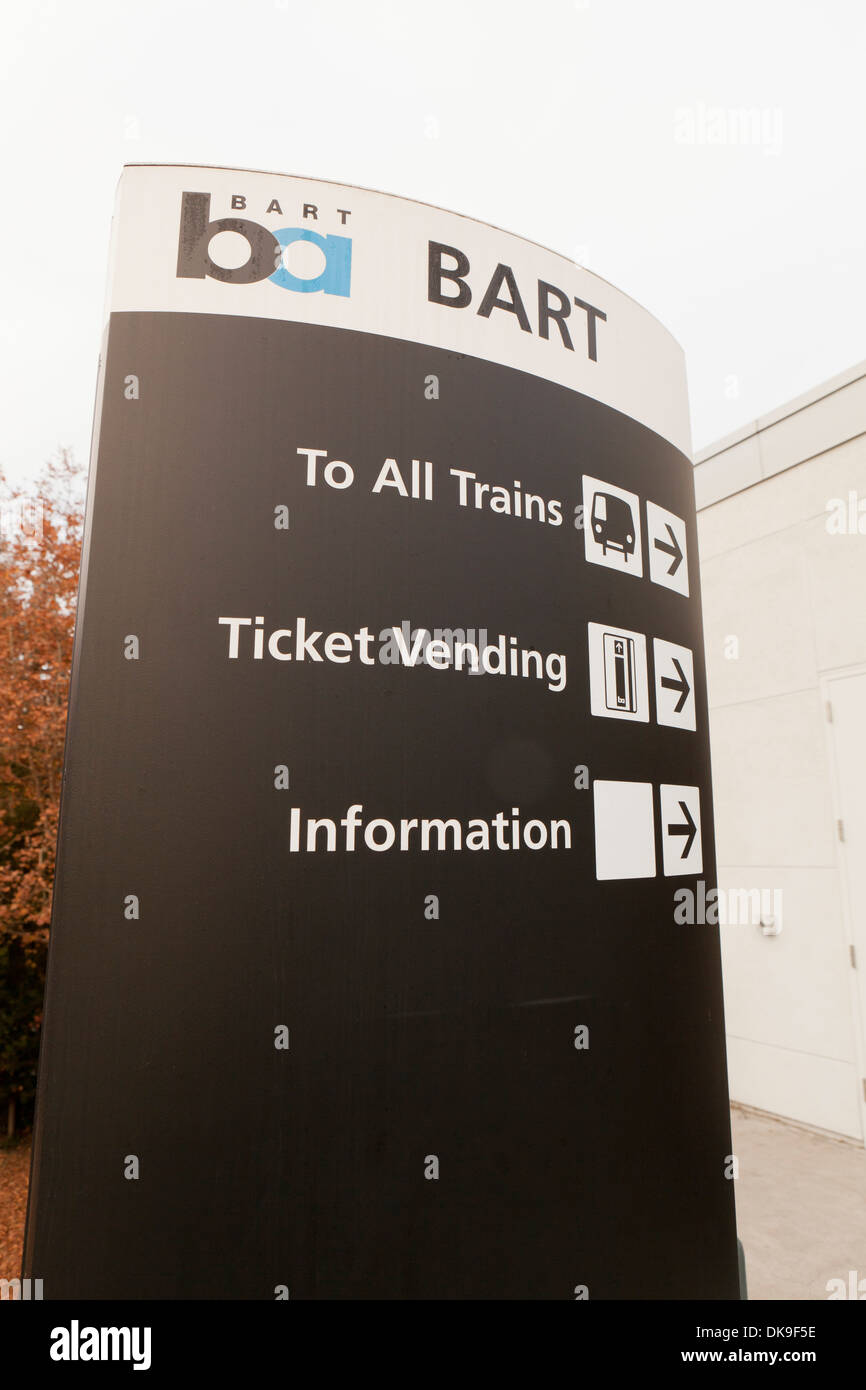 BART trainieren Zeichen - San Francisco, Kalifornien, USA Stockfoto