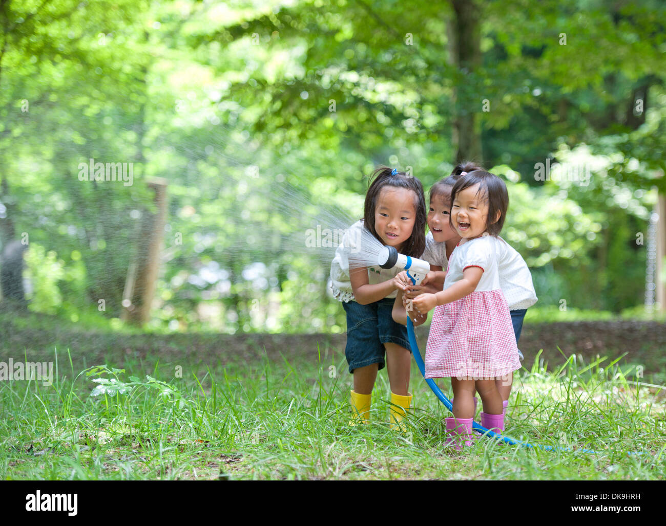 Japanische Kinder auf dem Lande Stockfoto