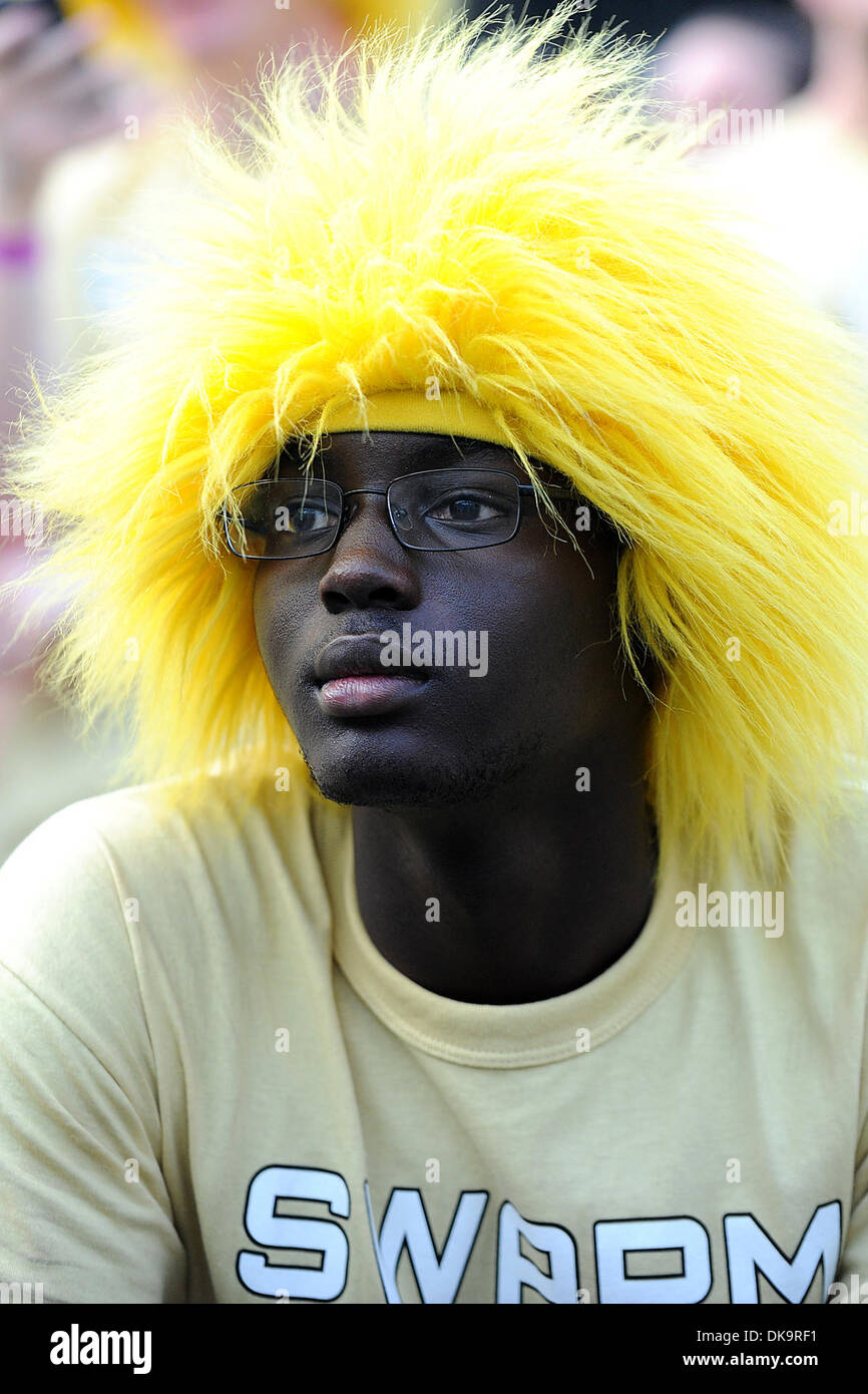 1. September 2011 - Atlanta, Georgia, USA - A Fan Bobby Dodd Stadium in Atlanta Georgia.  Georgia Tech gewinnt, 63-21 (Credit-Bild: © Marty Bingham/Southcreek Global/ZUMAPRESS.com) Stockfoto