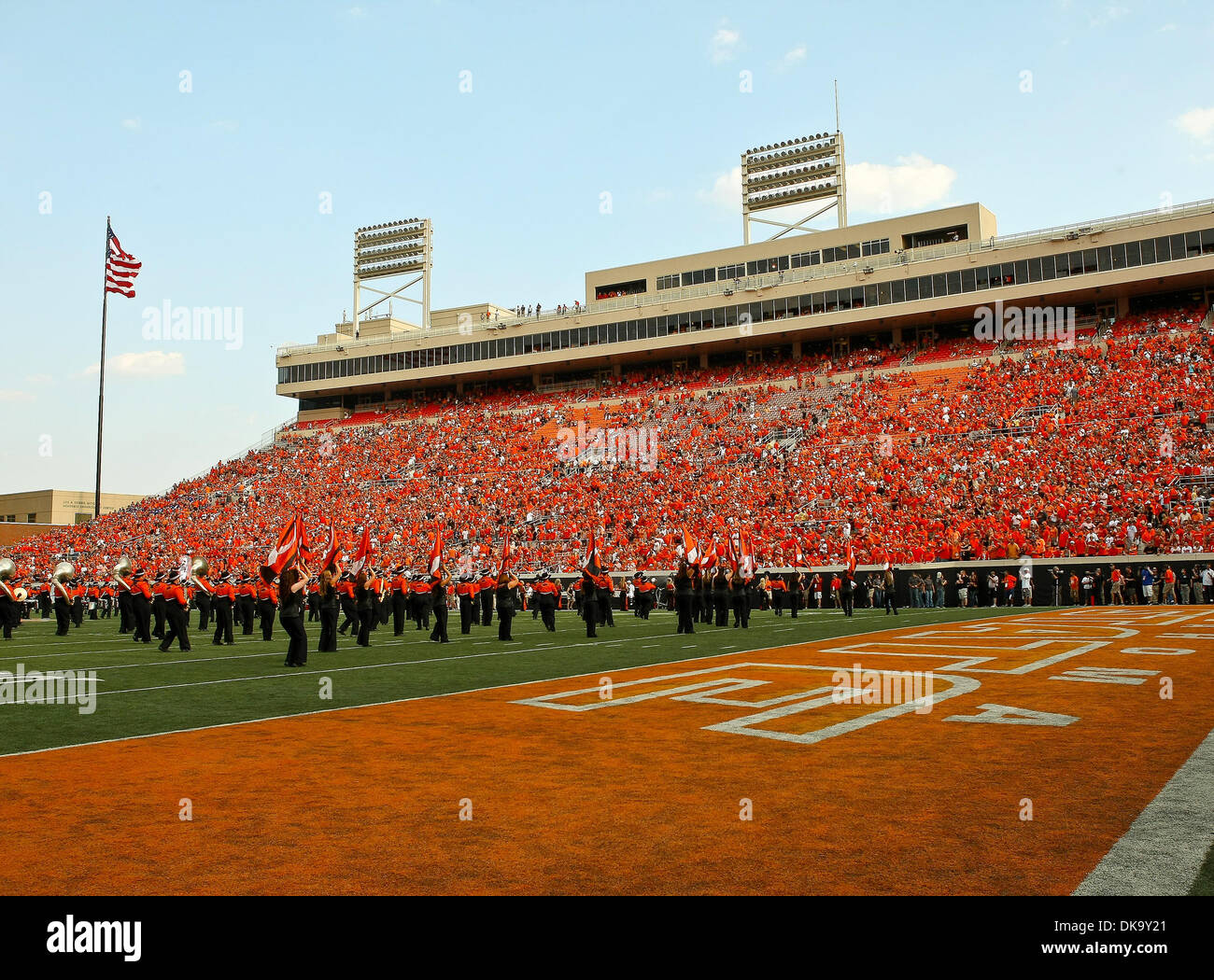 3. September 2011 - Stillwater, Oklahoma, Vereinigte Staaten von Amerika - The Oklahoma State Cowboys marching Band in Aktion während des Spiels zwischen der Louisiana-Lafayette Ragin Cajuns und die Oklahoma State Cowboys im Boone Pickens Stadium in Stillwater, OK. Oklahoma State besiegt Louisiana-Lafayette-61 34. (Kredit-Bild: © Dan Wozniak/Southcreek Global/ZUMAPRESS.com) Stockfoto