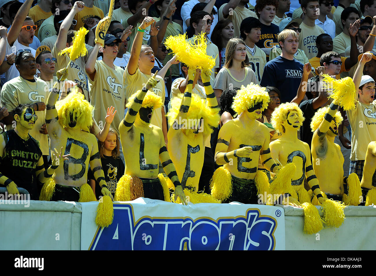 17. September 2011 - Atlanta, Georgia, USA - der Schwarm im Bobby Dodd Stadium in Atlanta Georgia.  Georgia Tech gewinnt 66-24 (Credit-Bild: © Marty Bingham/Southcreek Global/ZUMAPRESS.com) Stockfoto