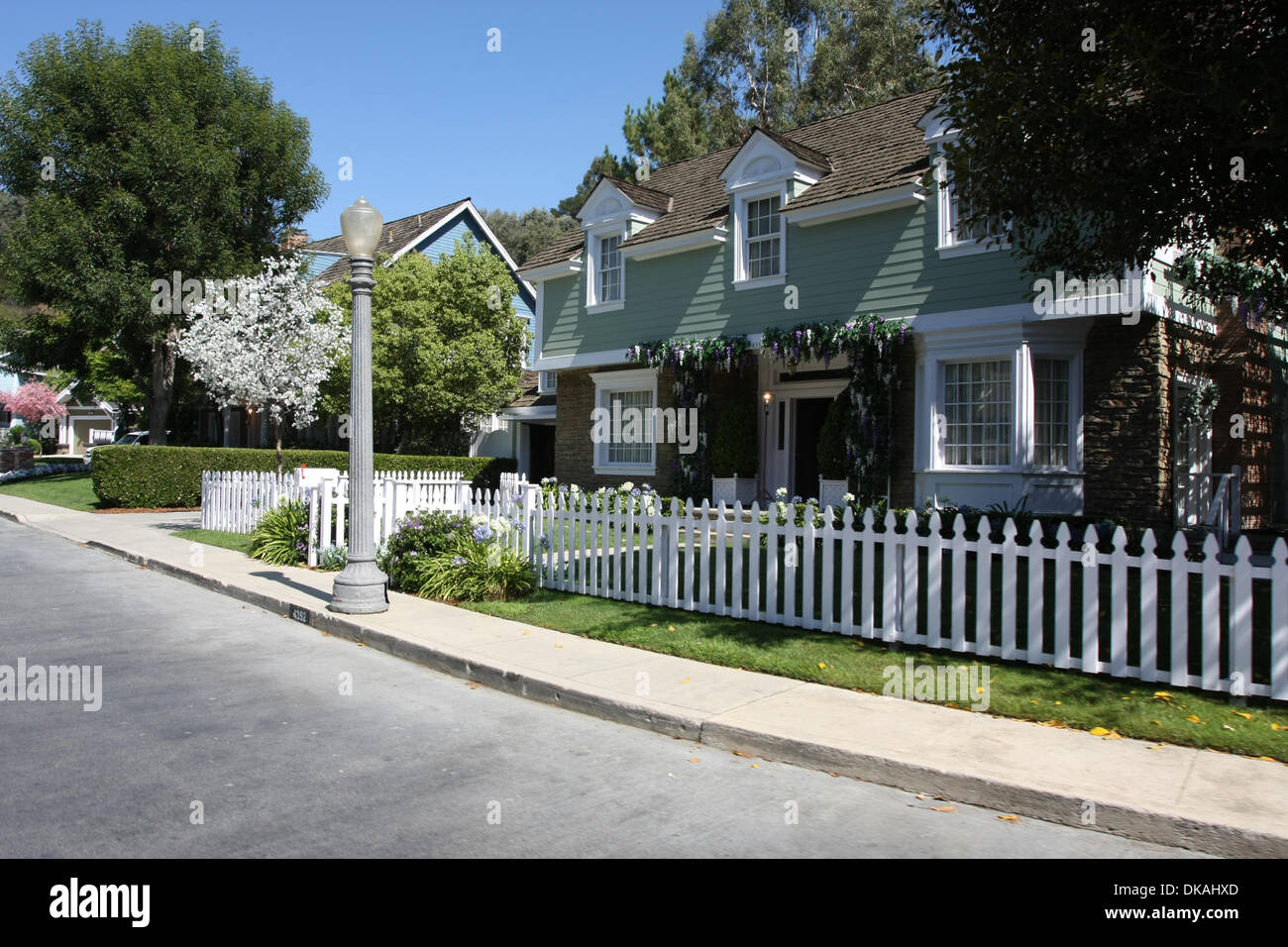 Diese Gebäude und Straßen sind für Film-Szenen des Films Desperates Housewives. Die Studio-Tour bringt Sie auf eine 45-minütige Tour durch die Backlot Sets wie europäischen Straßen, Krieg der eingestellten Welt und Sturzflut und vieles mehr. Foto: Klaus Nowottnick Da Stockfoto