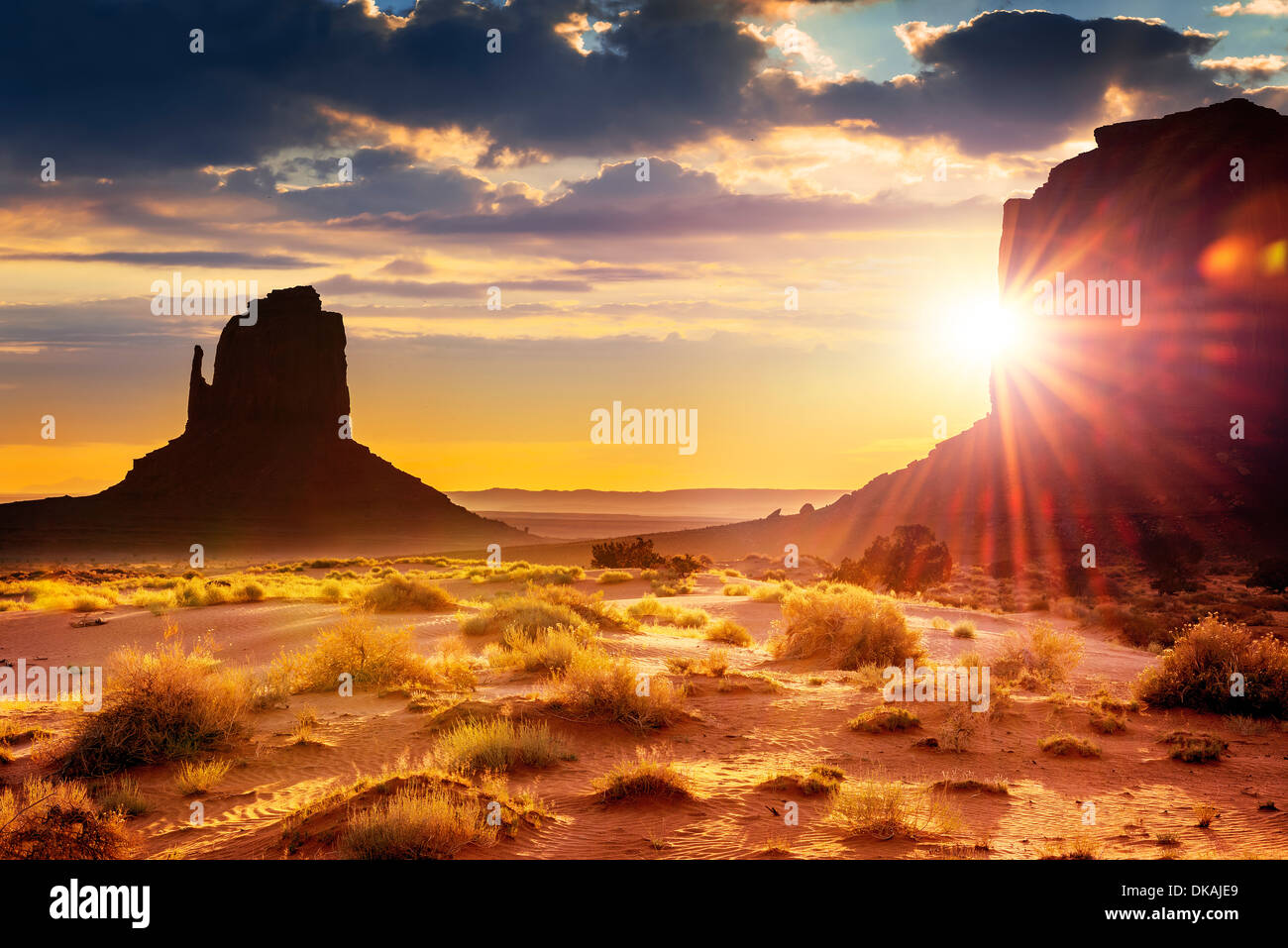 Sonnenuntergang an der Schwestern im Monument Valley, USA Stockfoto