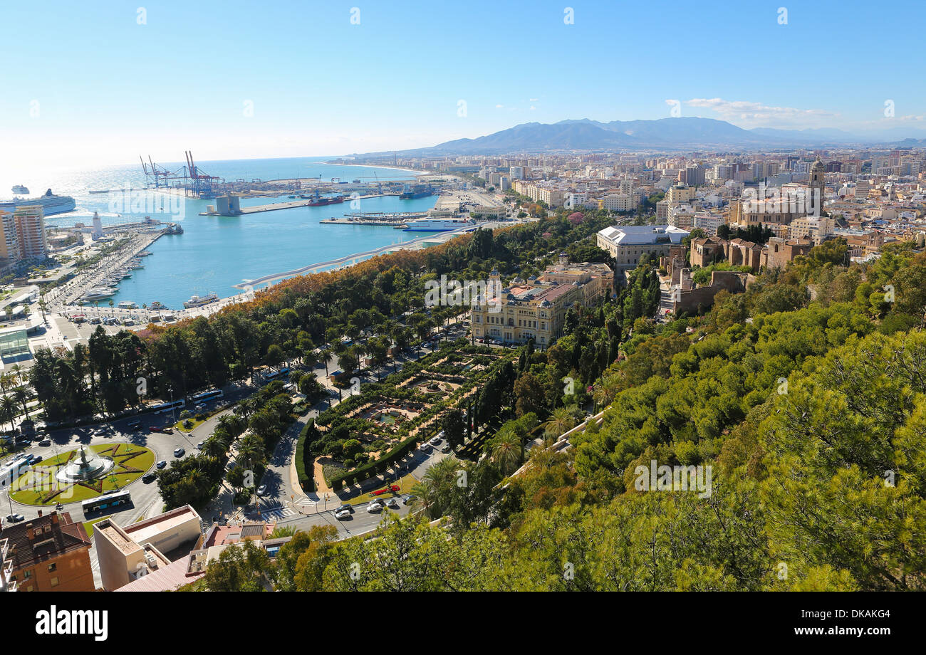 Panorama auf den Hafen von Malaga, Andalusien, Spanien. Stockfoto