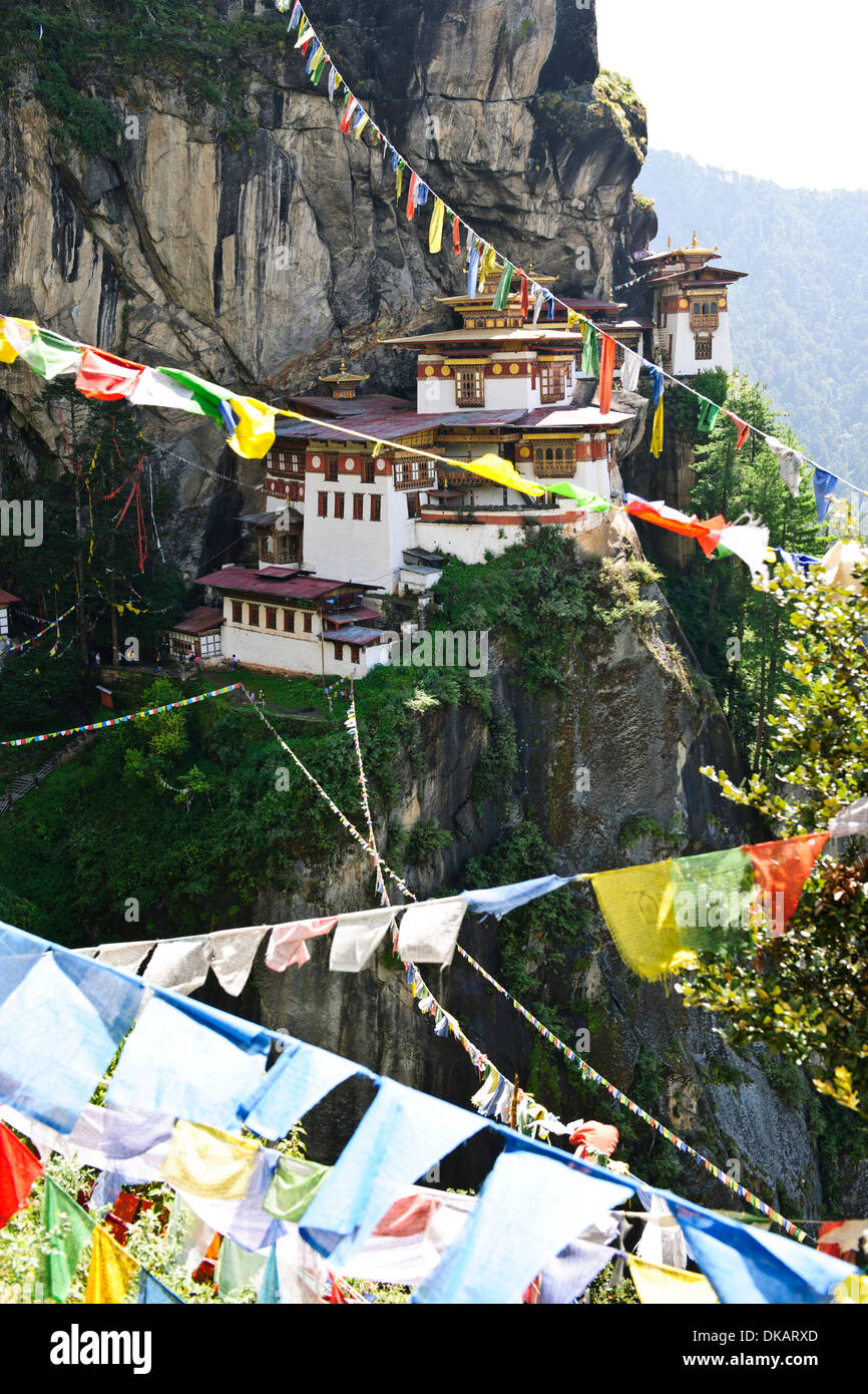 Tiger's Nest, 10.180 Fuß hoch, zwei Stunden Wanderung, Holz, Bäume, Nebel, Cliffhanger, buddhistische Pilgerfahrt, sehr heiligen heiligen Ort, paro Bhutan Stockfoto