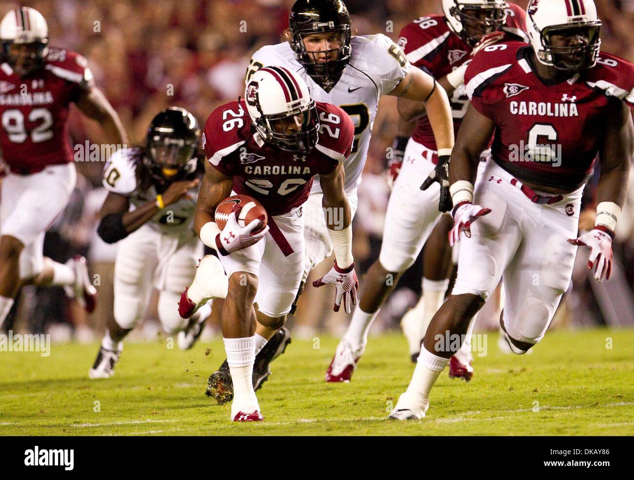 24. September 2011 - holt ein Tasten während des Fußballspiels Vanderbilt vs South Carolina Columbia, South Carolina, USA - South Carolina Gamecocks Linebacker Antonio Allen (26).  Die Gamecocks besiegen die Commodores 21 - 3. (Kredit-Bild: © Tony Brown/Southcreek Global/ZUMAPRESS.com) Stockfoto