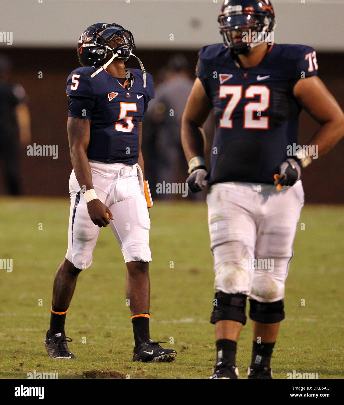 Sep 24, 2011 - Charlottesville, Virginia, Vereinigte Staaten - Virginia Cavaliers quarterback DAVID WATFORD (5) reagiert während des Spiels am Scott Stadium. Mississippi Adler schlagen Virginia Cavaliers 30-24. (Kredit-Bild: © Andrew Shurtleff/ZUMAPRESS.com) Stockfoto