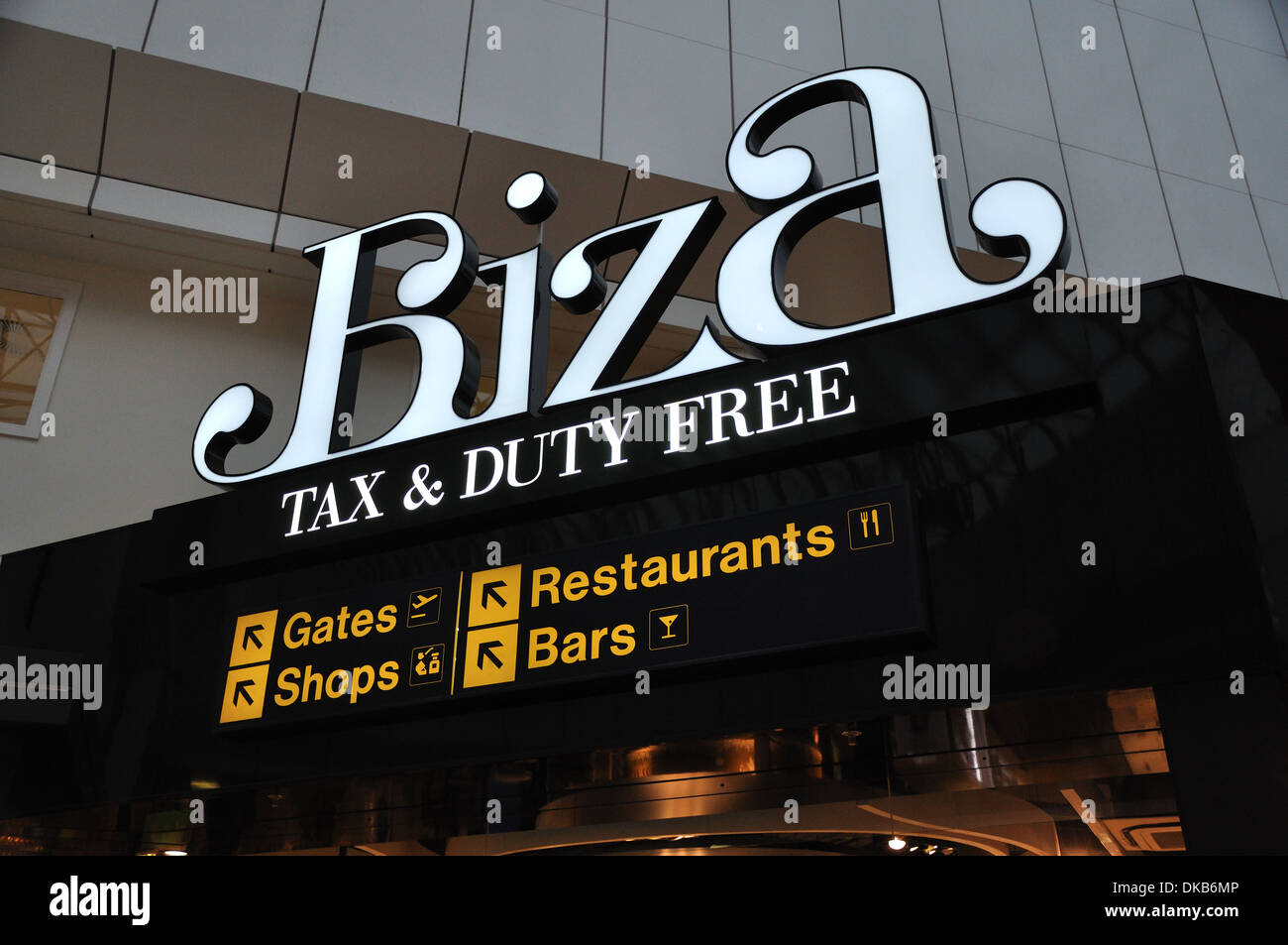 Biza Duty Free Shop am Flughafen Manchester, UK Stockfoto