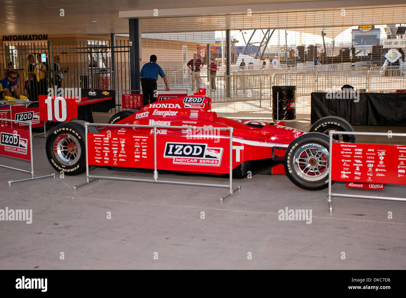 16. Oktober 2011 - Las Vegas, Nevada, USA - The #10 Ziel Honda warten auf Inspektion in den Gruben bei der IZOD IndyCar Weltmeisterschaft auf dem Las Vegas Motor Speedway in Las Vegas, Nevada. (Kredit-Bild: © Matt Gdowski/Southcreek/ZUMAPRESS.com) Stockfoto