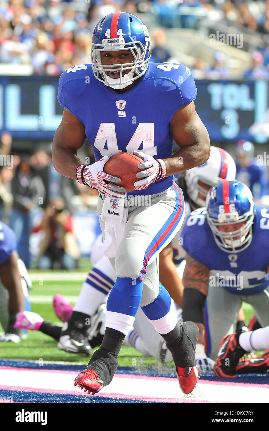 16. Oktober 2011 - East Rutherford, New Jersey, USA - New York Giants Runningback Ahmad Bradshaw (44) eilt zum Touchdown bei Met Life-Stadion in East Rutherford New Jersey Buffalo und New York sind 17 bis 17 zur Halbzeit gebunden (Credit-Bild: © Brooks Von Arx/Southcreek/ZUMAPRESS.com) Stockfoto