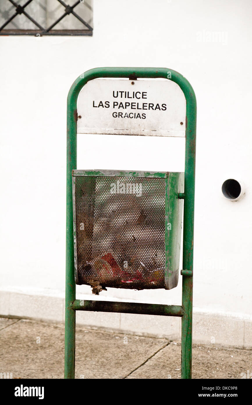 Kubanische Abfallbehälter, Abfalleimer oder Papierkorb können, Havanna, Kuba, Caribbean Stockfoto