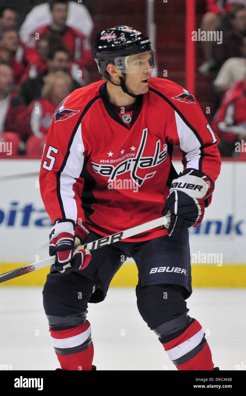 18. Oktober 2011 - Washington Dc, District Of Columbia, Vereinigte Staaten von Amerika - Verizon Center NHL Spiel Action. Washington Capitals zentrieren Endstand Jeff Halpern (15); 3 Hauptstädte Panthers 0 (Kredit-Bild: © Roland Pintilie/Southcreek/ZUMAPRESS.com) Stockfoto