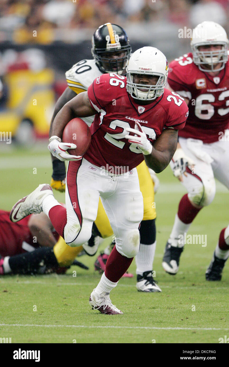 24. Oktober 2011 - Chandler, Arizona, USA - Arizona Cardinals Runningback Beanie Wells (26) läuft nach unten Feld in einem NFL-Spiel gegen die Pittsburgh Steelers im University of Phoenix Stadium in Chandler, AZ (Credit-Bild: © Gene Lower/Southcreek/ZUMAPRESS.com) Stockfoto