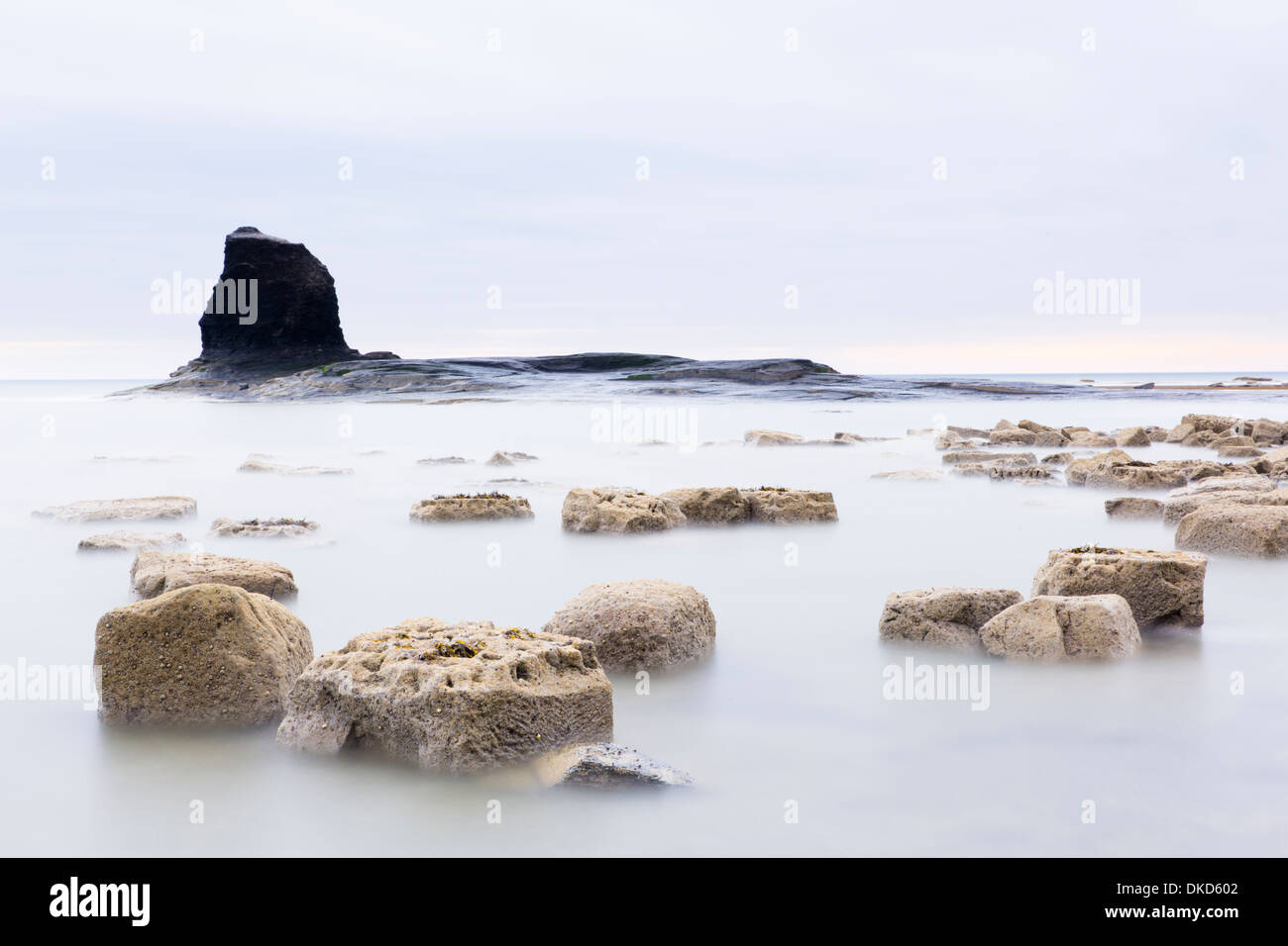 Gegen Bay in der Morgendämmerung, nr Whitby. Stockfoto