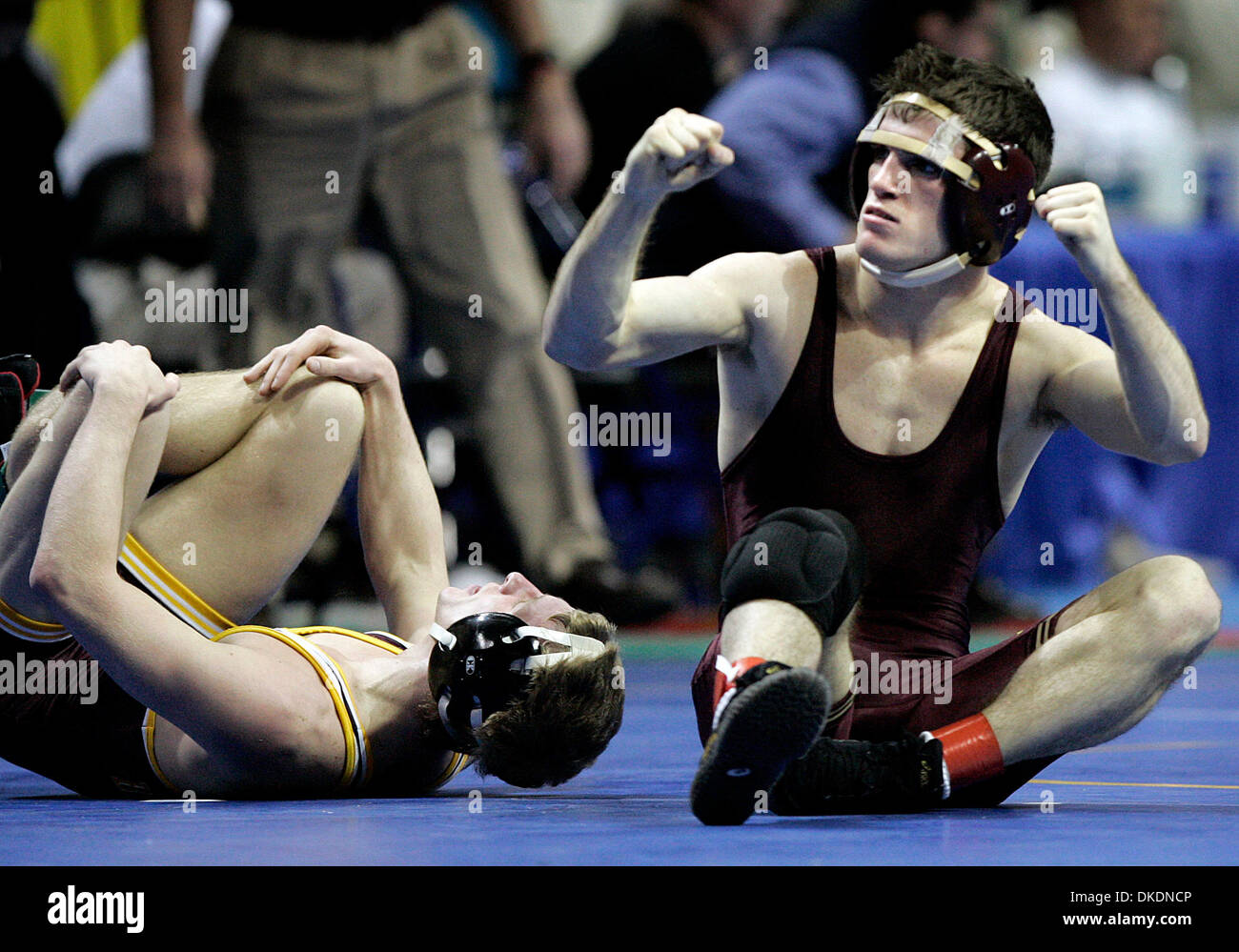 17. März 2007 - Auburn Hills, Michigan, USA - 2007 NCAA Division 1 Wrestling-Sieger an der University of Minnesota, abgebildet: MinnesotaÕs MACK REITER reagiert nach dem Sieg über RICHARD DONALD von Bloomsburg. Reiter, gewonnen durch Sturz am 05:36 in der 133 lb Klasse am Donnerstagmorgen... (Kredit-Bild: © Carlos Gonzalez/Minneapolis Star Tribune/ZUMA Press) Einschränkungen: USA Tabloid Rechte heraus! Stockfoto
