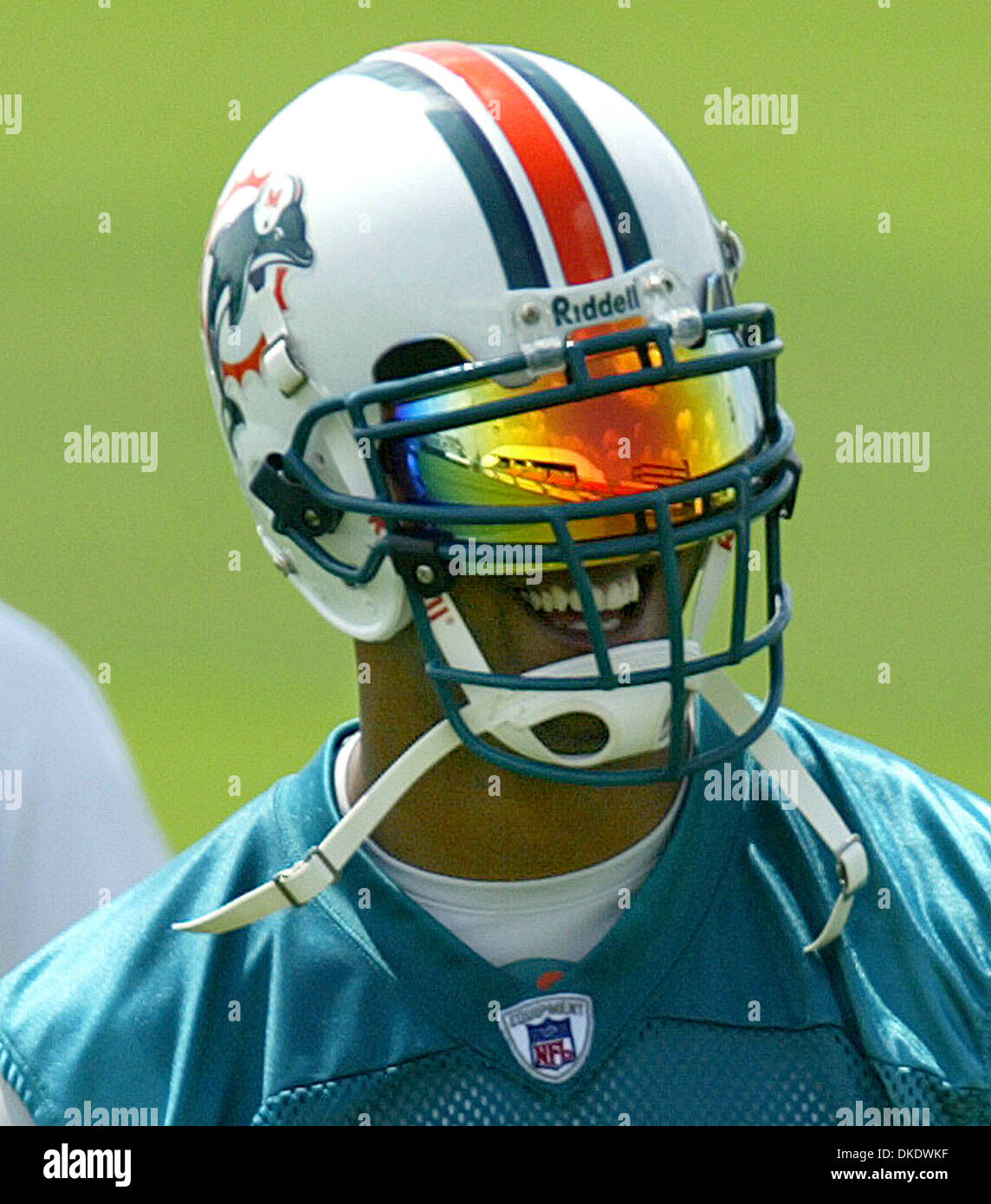 18. Mai 2007 - Davie, FL, USA - Miami Dolphins defensive end JASON TAYLOR lächelt während einer Pause in der Mini camp Praxis Freitag in Davie. (Kredit-Bild: © Bill Ingram/Palm Beach Post/ZUMA Press) Einschränkungen: USA Tabloid Rechte heraus! Stockfoto