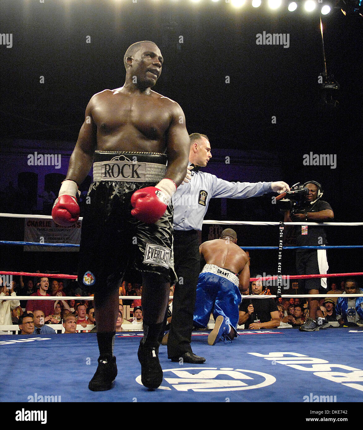 14. Juni 2007: Ehemalige besiegte zwei Zeit-Schwergewichts-Champion Hasim Rahman '' The Rock'' Taurus Sykes in einem 10 Runden einstimmigen Beschluss Kampf an der Main Street Armory in Rochester, NY. (Kredit-Bild: © Alan Schwartz/Cal-Sport-Medien) Stockfoto